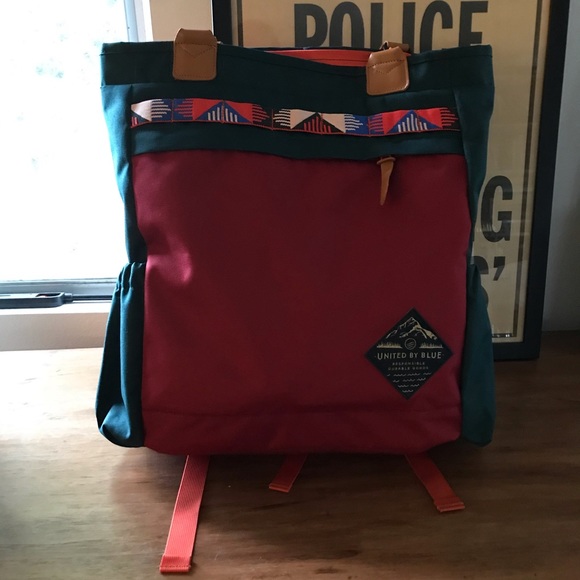 summit convertible tote pack